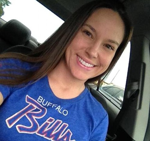 Freitas in a Bills t-shirt: she's obviously a bloody confused sheila
