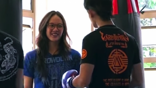 Female Muay Thai Champ Dresses Like A Nerd, Enters A Gym, And Challenges Dude To A Fight