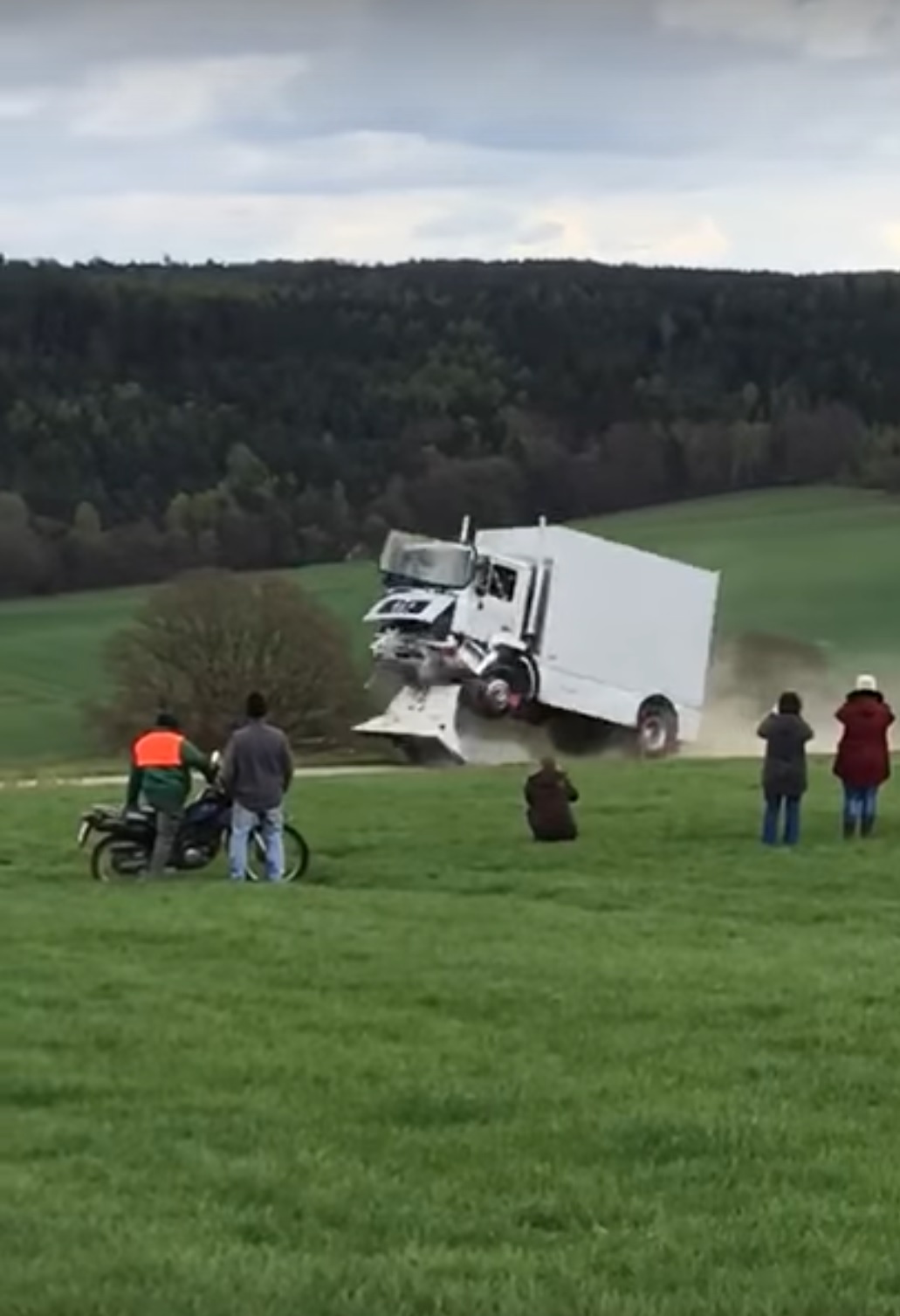 Watch How A Brand New Anti-Terror Barrier Can Protect Crowds From Truck Attacks!!