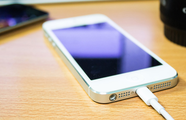 It Turns Out We’ve Been Charging Our Phones Incorrectly All This Time