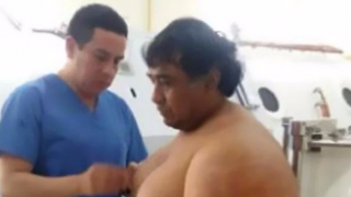 Deep Sea Diver Reveals Extreme Body Changes After Re-Surfacing Too Quickly