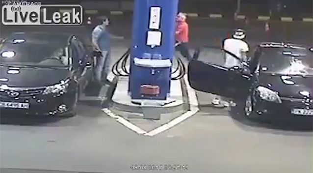 Bloke Refuses To Stop Smoking While Pumping Fuel, Employee Has Perfect Solution