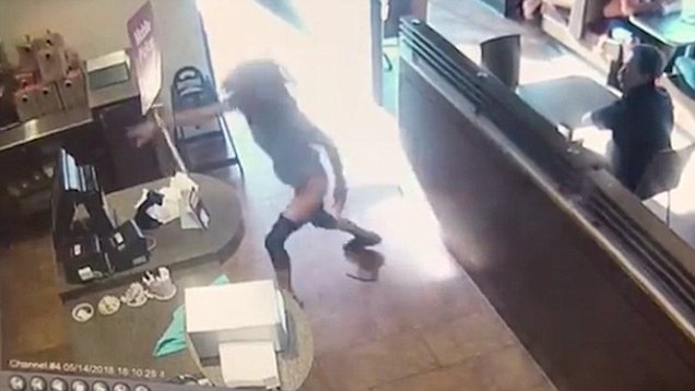 Woman shits on floor of restaurant and throws it at employee