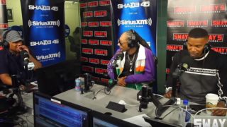 Snoop Dogg and Jamie Foxx freestyle an entire song on radio show and nail it