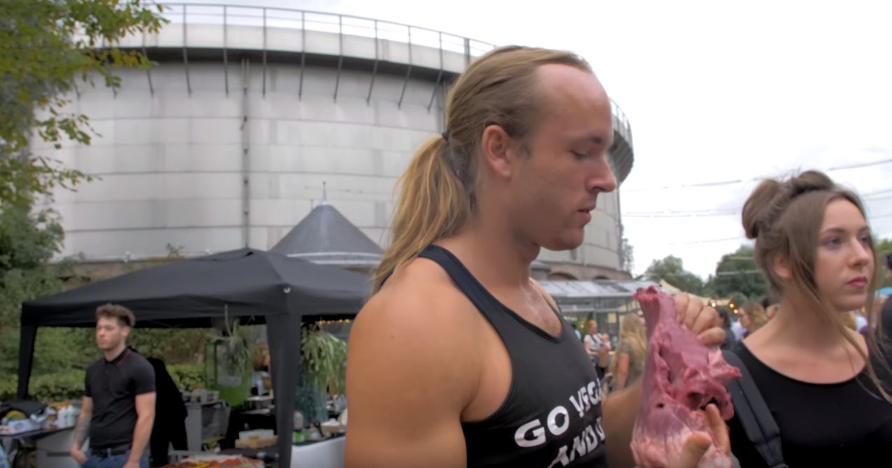 Guy turns up to a vegan festival to eat raw veal heart