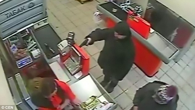 Man tries to rob a store but no one cares enough to give a sh*t