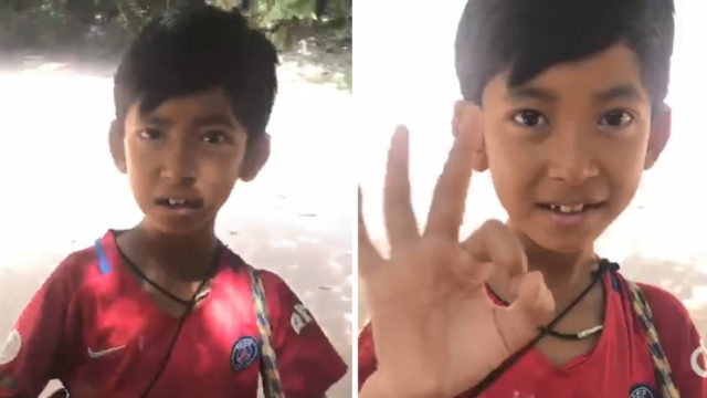 Cambodian boy wows tourists using over 10 languages to sell souvenirs