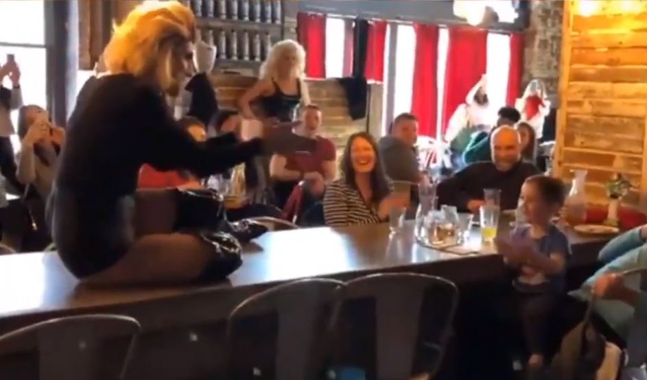 Drag queen makes toddler’s day by rocking “Baby Shark”