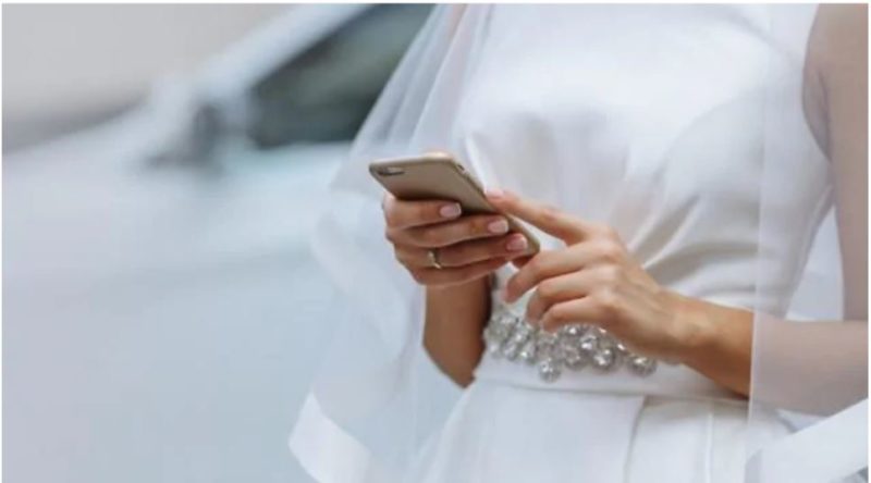 This sheila read out her cheating fiancé’s text messages at the altar