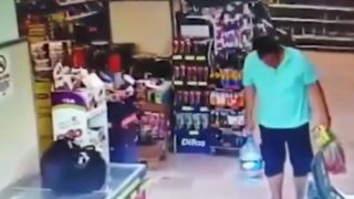 Bloke does a terrible job of covering up the evidence after pooing himself while shopping