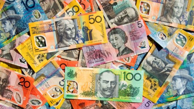 Someone has photoshopped the Aussie currency with some bloody legends
