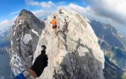 These blokes casually hiking Germany’s Watzmann Mountain are taking the f@#*en piss
