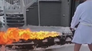 Kentucky bloke goes viral for clearing snowy driveway with flamethrower
