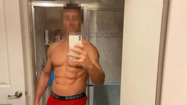 Bloke roasted for ridiculous Tinder profile