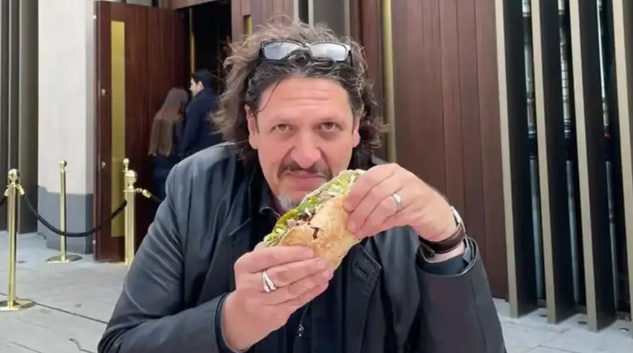 Food critic reviews cheap takeaway kebab right outside Salt Bae’s new London restaurant